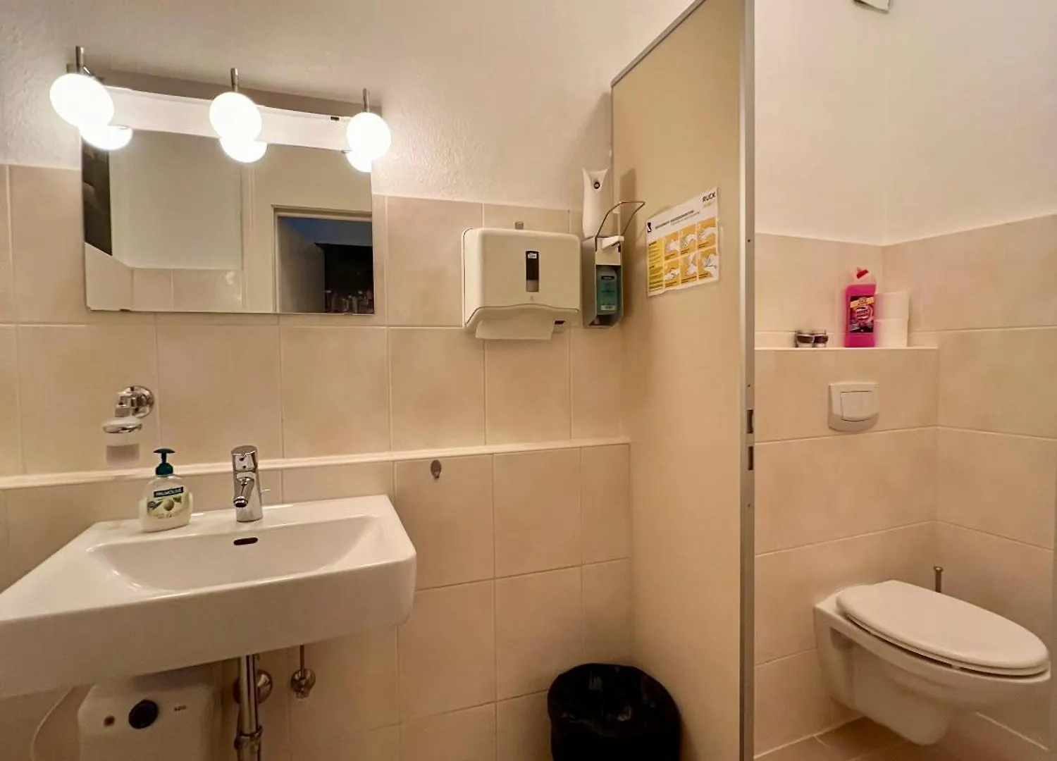 Sahara Hosting Apartments Nuernberg City Room 1 & 3 德国