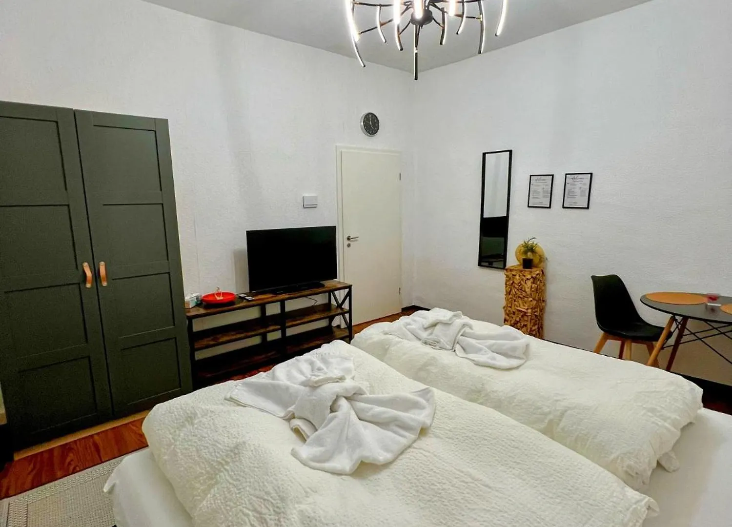 Sahara Hosting Apartments Nuernberg City Room 1 & 3 0*, 纽伦堡